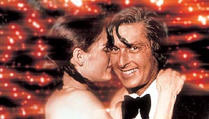 画像2: 映画『それでも夜は明ける』でアカデミー賞助演女優賞の、ルピタ・ニョンゴの、盗まれたオスカードレス、偽の真珠と知った犯人がハリウッドの嘘つきと逆ギレ