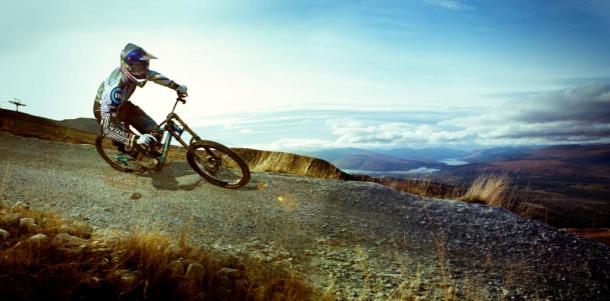 画像1: ダウンヒル異種格闘技戦　自転車 VS モーターサイクル