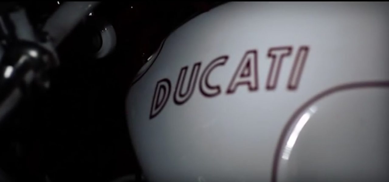 画像1: ドカ乗りの美女がドカ乗りのひげ男に惚れる。恋は実るのか??