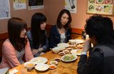 画像: 餃子専門店の老舗『神田餃子屋 本店』へ!