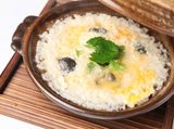 画像: すっぽん、鯛など和食ならではの出汁の味わいを生かした繊細な料理から、ごろごろとした牛筋が入ったハヤシライスまで、食事までしっかり楽しみたい方にも満足いただけるラインナップとなっています。 ■すっぽん出汁のほっこり雑炊 2,000円 ■鯛出汁 潮ushioラーメン 1,200円 ■牛筋の特製ハヤシライス 1,200円