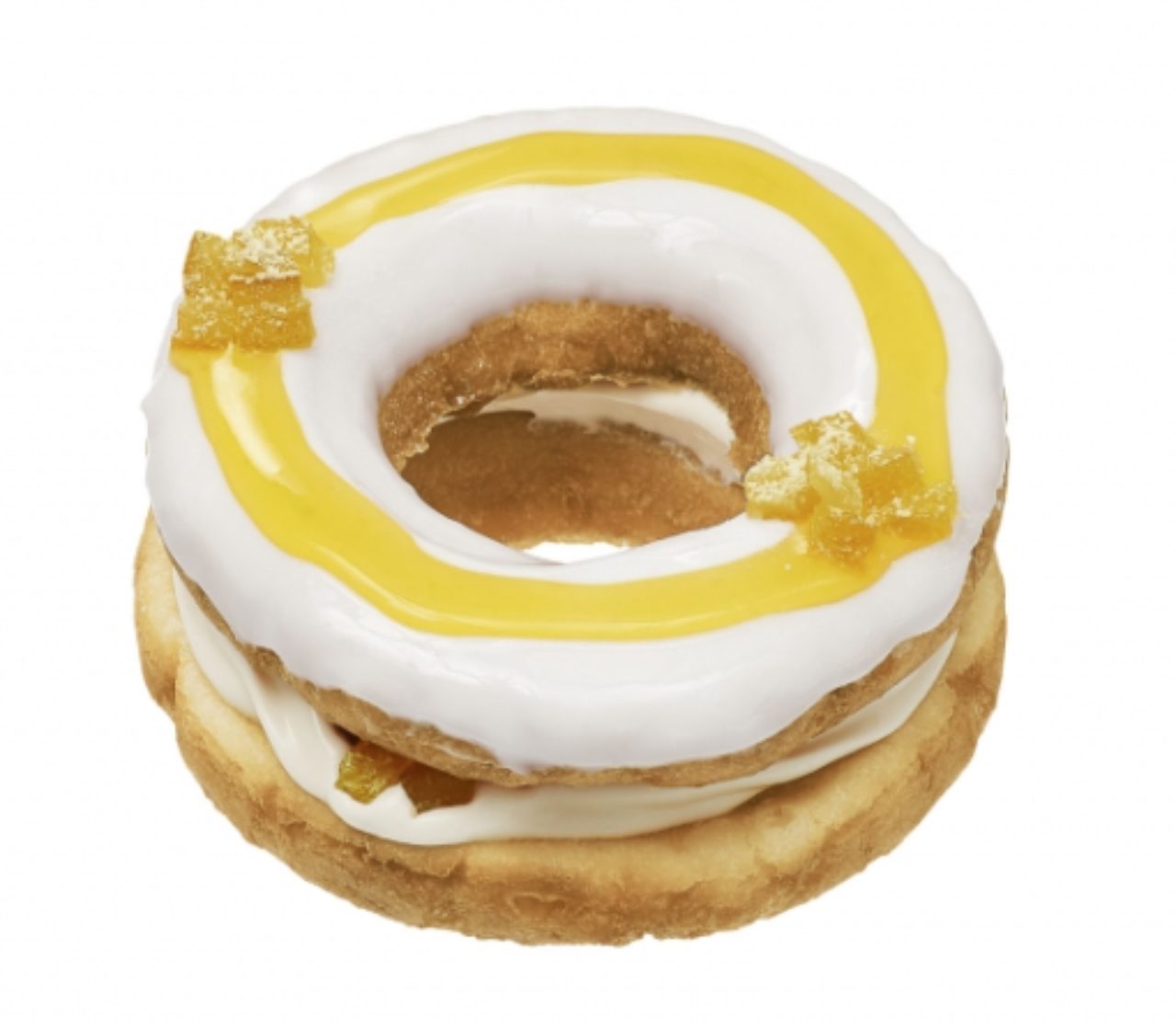 画像: 【レモン】 しっとり軽い食感のドーナツ生地で、ホイップクリームとレモンピールをサンドし、ヨーグルト風味のアイシングとレモンソース、レモンピールでデコレーションしました。