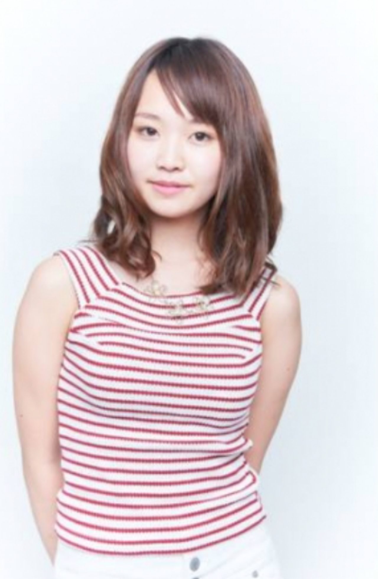 画像: 新井美瑛子 Mieko Arai 20 出身地/居住地 埼玉/埼玉 血液型 O 生年月日 1994/10/17 159cm <自己PR> はじめまして!私は大学で英語を勉強しながら”美瑛子”として音楽活動をしていて、芸能界で活躍する歌手・タレントになるためこのオーディションに参加しました。これが最後のチャンスと思い全てをかけて挑みます!!