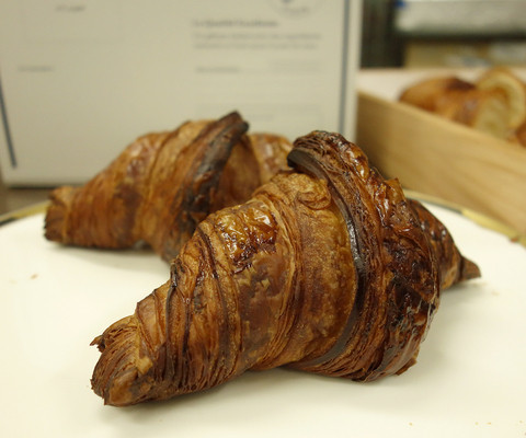 画像: ブーランジュリー カルヴァ「プラチナ クロワッサン 10個セット」へのおすすめレビュー(お取り寄せの達人:園山真希絵さん):おとりよせネット