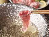 画像: 茨城県産美明豚と夏野菜の塩レモンしゃぶしゃぶ1人前1,480円(2人前から) 自家製塩出汁にこだわりの”塩レモン”を加えた夏にピッタリのしゃぶしゃぶを是非ご堪能下さい。