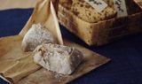 画像: 御菓子所ちもと 八雲もち 販売店舗:東横 <秘書のおすすめポイント> •食べごたえがありながら、すっと溶けるような口あたり。柔らかいお餅は、老若男女問わず美味しくいただけます。 •(通常は)百貨店に出店もしていないため、すぐには手に入りません。それでも、わざわざ足を運んでも買いに行きたくなる商品です。