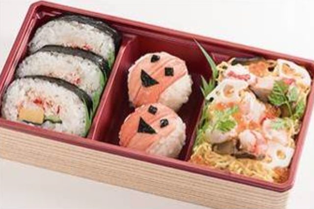 画像: 巻すし・ちらし寿司・手まり寿司を一度に楽しめるお弁当。 <札幌かに家>かに彩り寿司 712円 ※各日20点限定 /地下1階