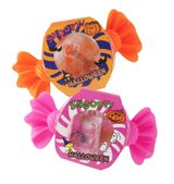 画像: クッキー、キャンディ、チョコレートが入ったかわいらしいキャンディケース。 ハロウィン キャンディシェイプケース 全2種 各550円(税抜)