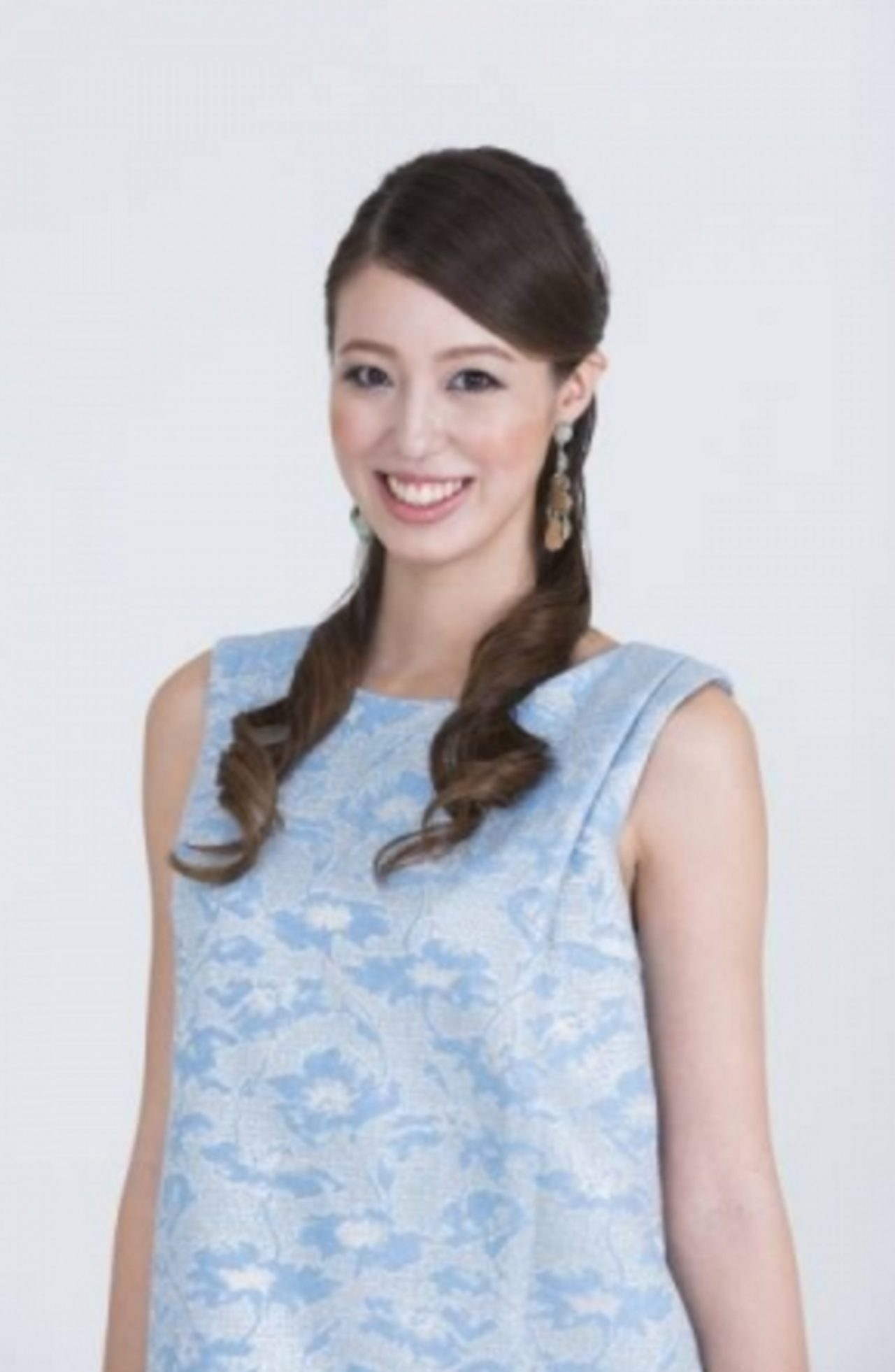 画像: ● 2016準ミス・インターナショナル日本代表第2位 増田ションフェルド茉莉さん (兵庫県、22歳、大学生、172.5cm) コメント：まさか自分が受賞するとは思わなかったです。 受賞したときは、今まで支えてくれた家族や友人、大切な人を思い出す瞬間でした。 日本第２位としてこのミス・インターナショナルの活動を通して、日本を世界に広めてきたいと思います。