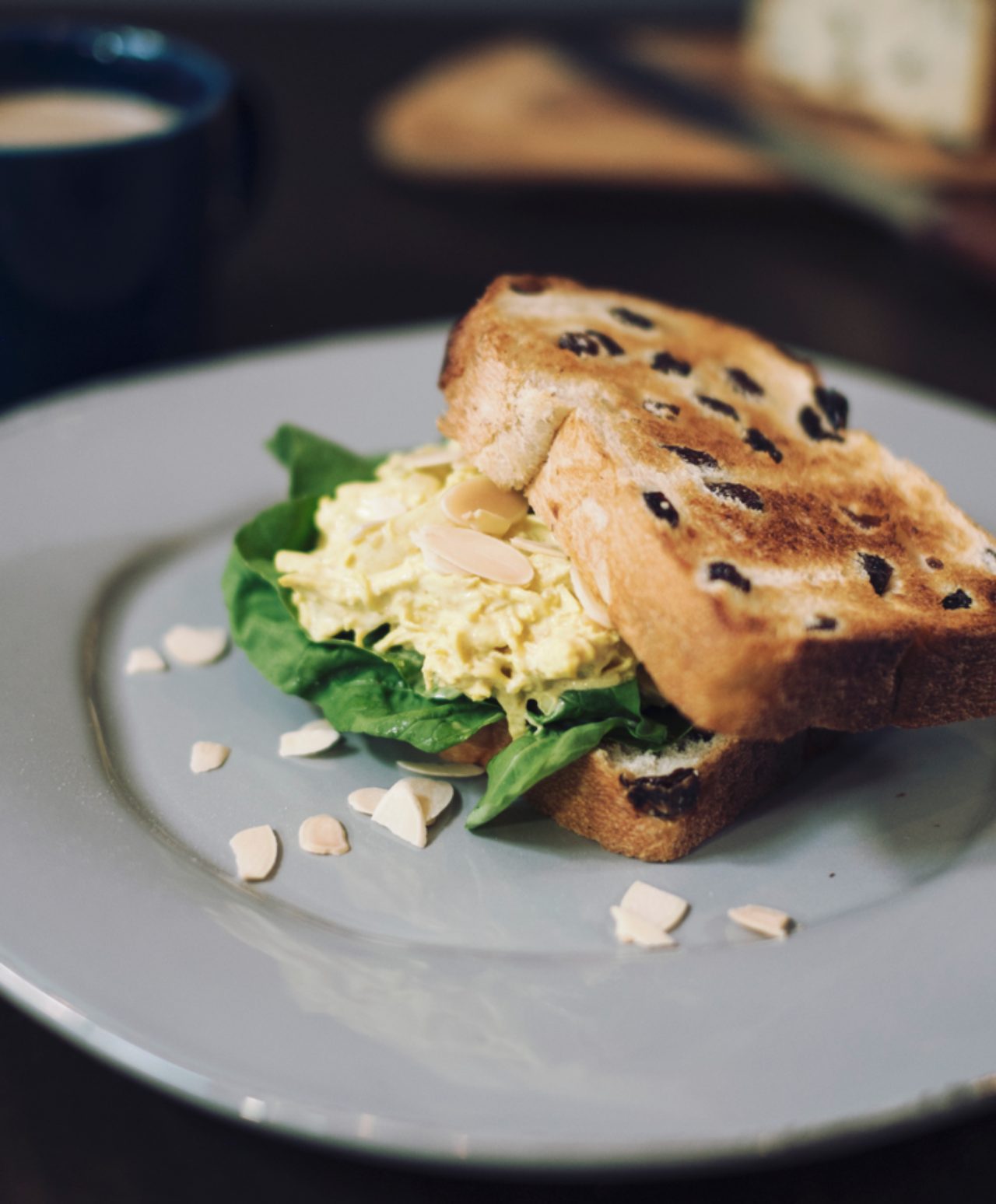 画像: 「コロネーションチキンサンドイッチ」