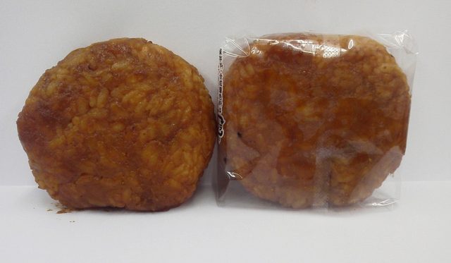 画像: 味噌焼おにぎり(仙台味噌使用) 110円(税込) ■発売開始日 :2015年11月24日(火) ■発売地区 :東北(青森県・岩手県・宮城県・福島県) 辛口が特長の仙台味噌を丁寧におにぎりにつけ、焼き上げました。