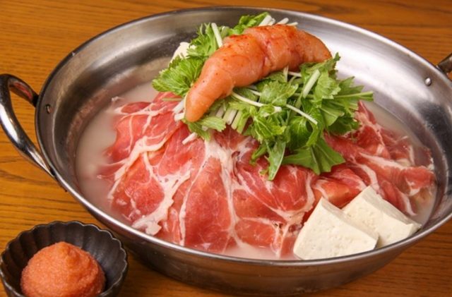 画像: 肉食系女子におすすめ! たっぷりの豚肉に香味野菜など女性好みの食材を詰め込み濃厚な豆乳チーズ出汁でお召し上がりいただきます。 〆はチーズリゾットをお楽しみください! 【取扱い店舗】 ■九州黒太鼓 新橋/ 港区新橋2-15-7 S-PLAZA弥生ビル8F 03-3593-4500 http://r.gnavi.co.jp/g600139/ ■九州黒太鼓 恵比寿/ 渋谷区恵比寿西1-13-3 ROOB6 3F 03-3496-4010 http://r.gnavi.co.jp/g600147/ ■九州黒太鼓 田町/ 港区芝5-34-7 田町センタービルピアタB1 03-3451-3866 http://r.gnavi.co.jp/g600182/ ■九州黒太鼓 横浜/ 神奈川区鶴屋町2-16-10 エフテムRONビル4F 045-290-0677 http://r.gnavi.co.jp/g398534/