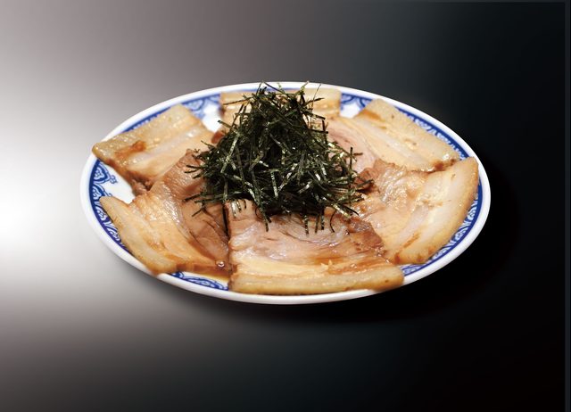 画像: 釜だれとんこつ焼き豚皿 490円