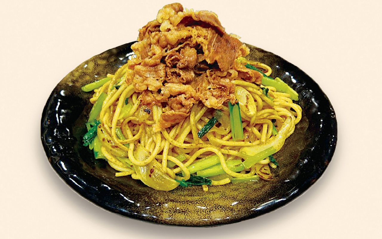 画像: ■ロメスパバルボア レギュラー・メニュー 並盛り 550円 大盛り 750円 特盛り 950円 メガ盛り 1,150円(税込:全メニュー共通) ・ナポリタン ロメスパバルボアの看板メニュー。 味の決め手は、甘さをおさえた昔懐かしい自家製ナポリタンソース。 トッピングに、温泉たまごを加えると、また違った味が楽しめます。 ・青じそトマト シンプルな塩ベースの味付けに、トマトの酸味と青じその爽やかな 香りがマッチして、さっぱりとお召し上がりいただけます。 ・ぼっかけ(牛スジとコンニャク煮込み) 神戸発祥の、牛スジとコンニャクの甘辛煮 “ぼっかけ” をトッピング。 他では味わえない名物メニューで、常連のお客さまに人気です。 ・しょうゆアサリ しょうゆとアサリの黄金コンビ。 アサリの風味に、しょうゆの香ばしい香りが交わり、食欲をかき立てます。 ・明太子 女性に1番人気のメニュー。 ほどよく辛味がきいた明太子を乗せたシンプルなメニューながらも、 香ばしく炒めた極太麺との絡みが抜群。明太子好きにはたまりません。 ・ミートカレー 挽肉をふんだんに使ったカレーソースをトッピング。 スパイスが効いたカレーソースともっちり極太麺が相性抜群です。