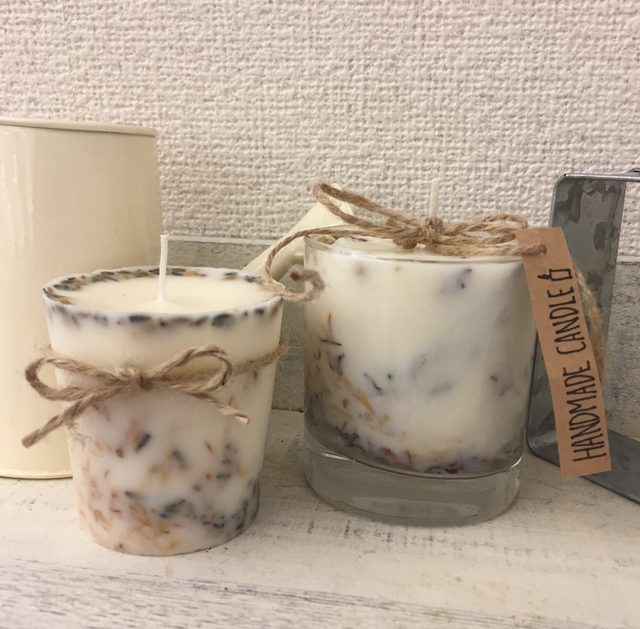 画像: 3.ハーブアロマキャンドル ドライハーブを閉じ込めた本格アロマキャンドルを制作いただきます。オーガニック好きな方におすすめです。シンプルなデザインなので、男性へのプレゼントにもぴったりです。 グラス1個&ミニキャンドル1個、計2個作成。