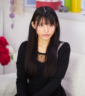 画像: ■野田仁美さんプロフィール 「キスで世界を埋め尽くす！」がキャッチフレーズのアイドルユニット READY TO KISS のむらさき担当。ニックネームは ひとみん。 1995年8月10日生まれの20歳。千葉県出身。 Twitter @hitomin_nanoda BLOG「ひとみんぶろぐ」 ameblo.jp