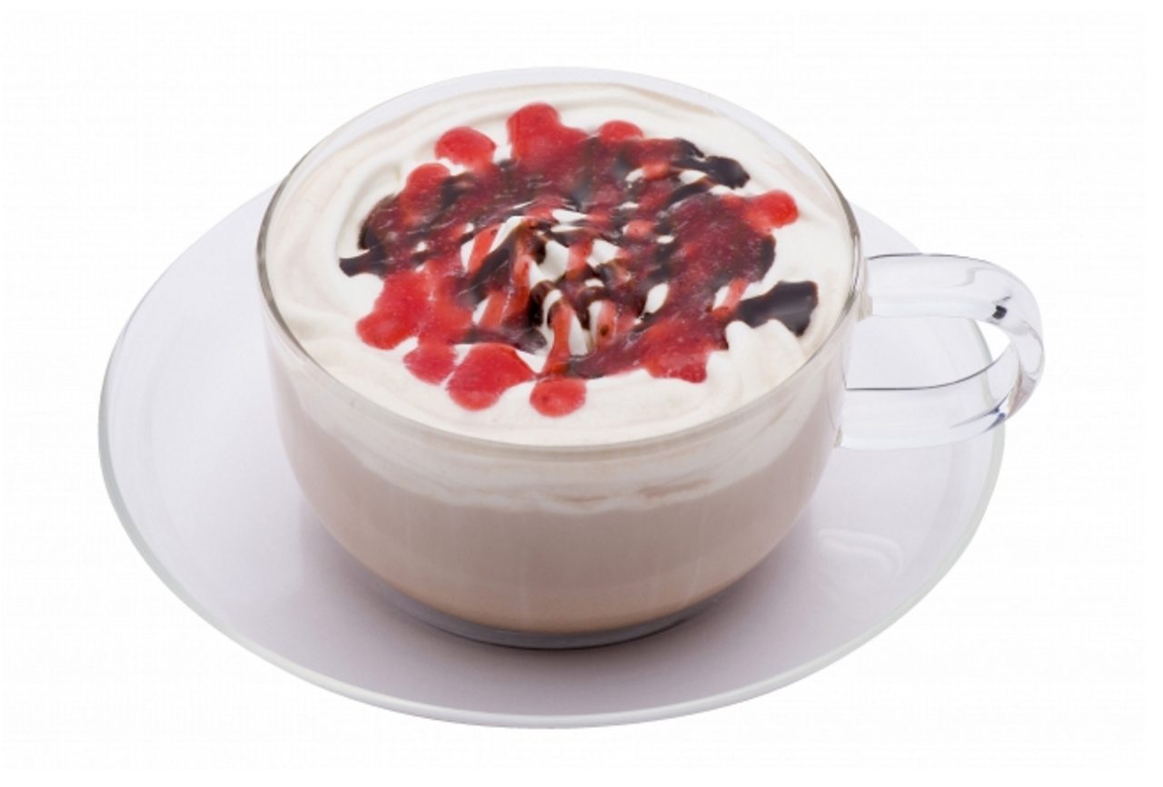 画像: 苺ホットショコラ HOT ミルクで作るホットショコラに生クリームをトッピング。 静岡いちご「紅ほっぺ」のソースを贅沢にかけて旬の仕立てに。 ￥400（税抜）