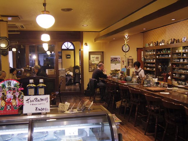 画像: いい感じの店内 www.coffee-story.co.jp