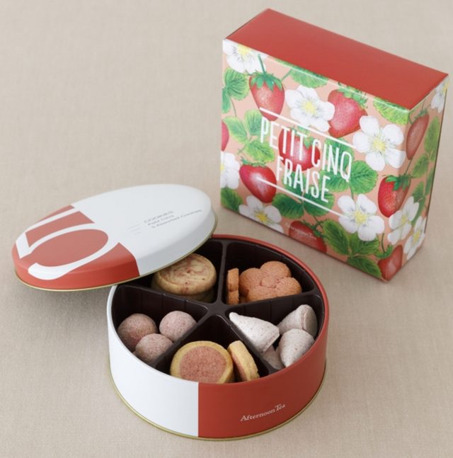 画像: ■商品名:プチサンク フレーズ ■価格:2,052円(税込) ■販売開始:2月15日(月) ■商品説明:人気のプチサンクの春限定の苺バージョン。甘酸っぱくフルーティーな味わいがたっぷり愉しめる、アソートクッキーです。 ・苺とココナッツのロッシェ ・苺のスノーシュクレ ・フラワークッキー ストロベリー ・ストロベリーマーブルクッキー ・苺ミルクサブレ