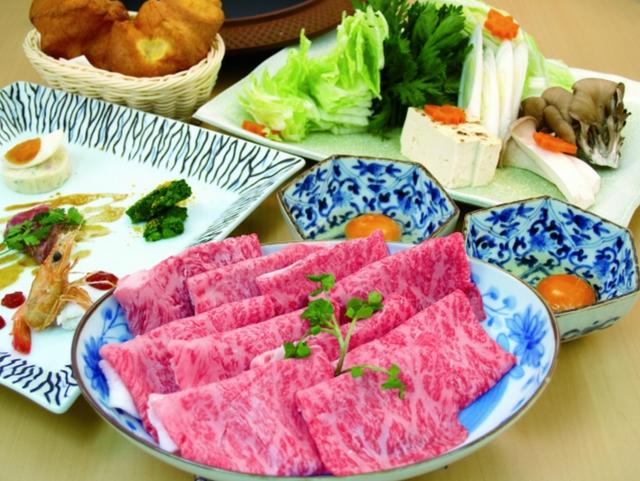 画像: 《ディナーコースメニュー 》 春野菜を使用した5種盛り前菜、サラダ、ボリューム満点のメインの肉料理などの4種類のディナーコースをご用意、TPOやお好みでお選び頂けます。 山形牛A5すき焼きコース8,000円/和牛A5すき焼きコース 6,000円/部位が選べる特選コース5,500円/ ニクバルコース4,500円