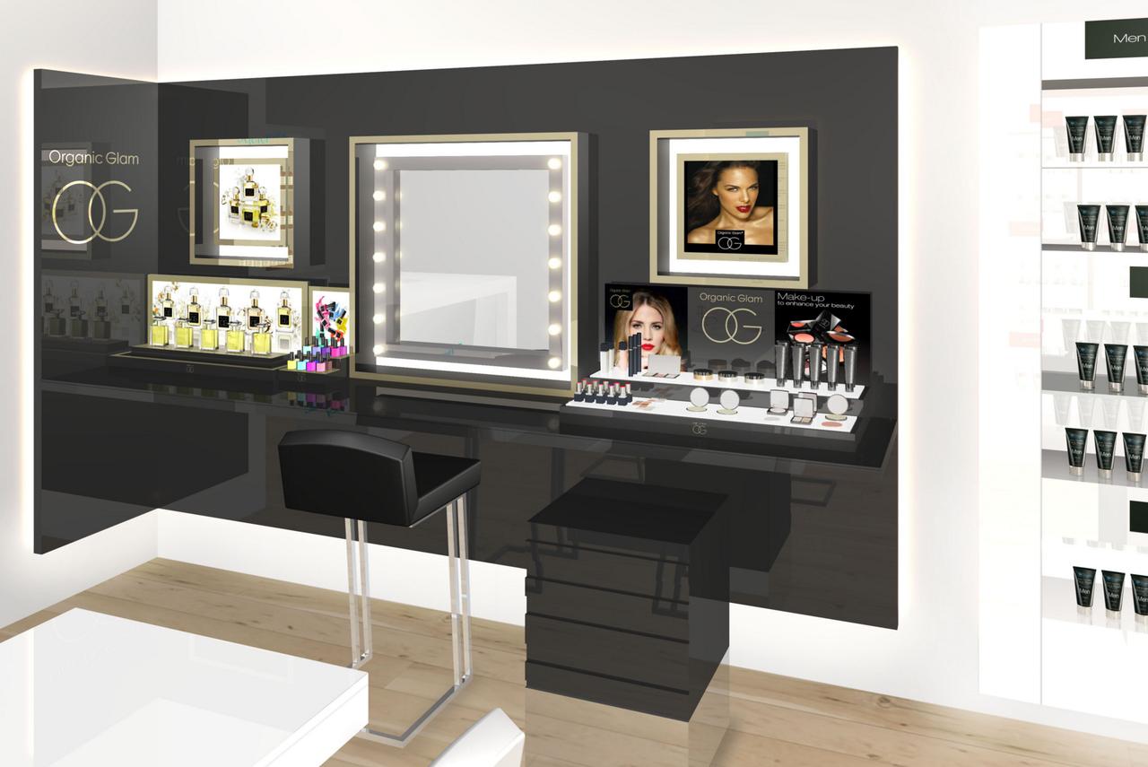 画像: 初上陸メイクアップコーナー