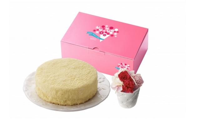 画像: ③母の日ギフトBOX~タンブラー~ 3,985円(税込)送料別 奇跡の口どけに、感謝の花束を添えて。 ルタオの人気No.1 スイーツ、ドゥーブルフロマージュと、日比谷花壇とのコラボから生まれたプリザーブドフラワーアレンジ「タンブラー」。いつまでも飾っていたくなるような贈り物です。