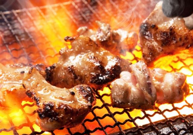 画像: 脂が旨い!売り切れ御免の希少部位「ぼんじり」(税別380円)