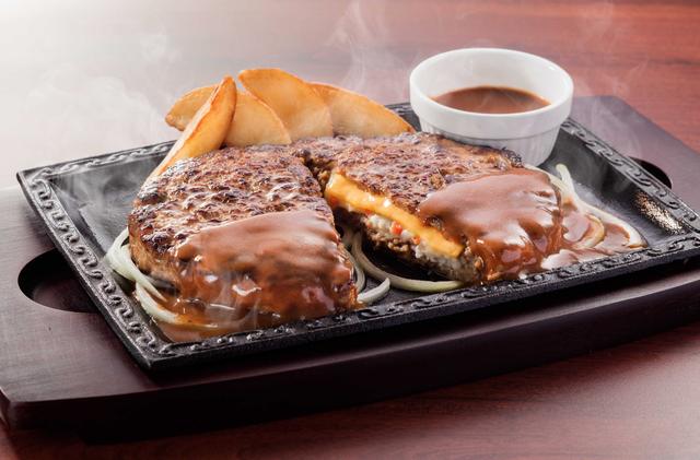 画像: 「ステーキガスト」月替わりのお楽しみ!第1の刺客はチーズ+ポテサラだ!