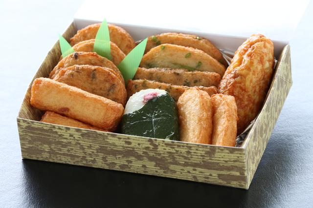 画像: ●さくら天セット小箱(8 種類 14 個入り 紙箱入り詰め合わせ)2100 円(税込) <内容> さくら天 1、ごぼう 2、芋天 1、梅しそ 2、山菜 2、アスパラ 2、竹の子 2、棒天 2