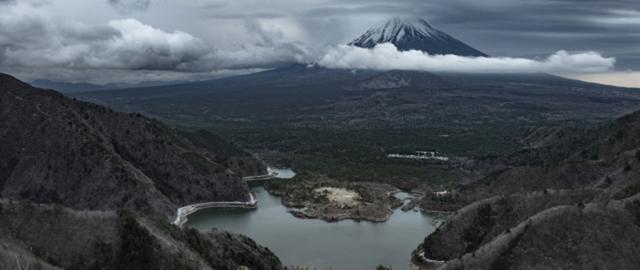 画像: Mt.Fuji,Japan一度は焼かれた地が1200年の歳月を経て“樹海”と呼ばれる森と生まれ変わり、続く未来へと進化を続ける。