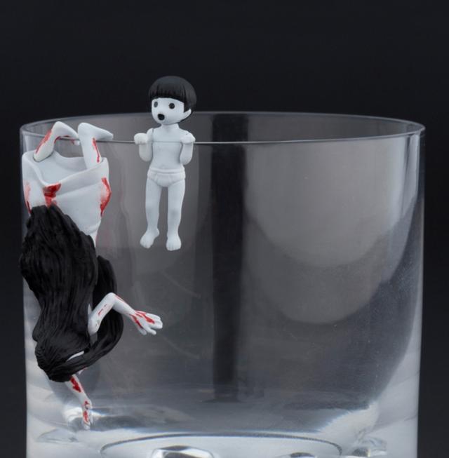 画像6: 「呪いのフチの貞子」と「呪いのフチの伽椰子」が劇場前売り特典として恐怖のフチから這い出る!!