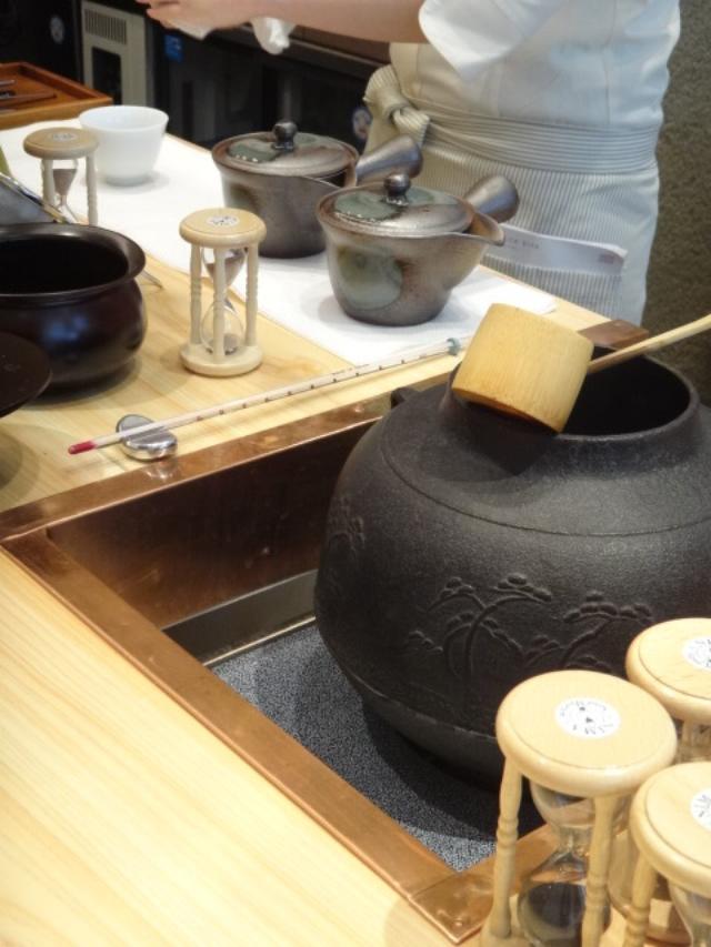 画像: 茶器が勢ぞろい!