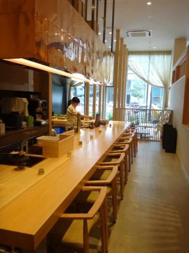 画像1: 【試食レポ】『茶cafe 竹若』丁寧に淹れられたお茶とこだわりのお茶スイーツを和モダンな空間で楽しむくつろぎカフェが東銀座にOPEN!〜ティータイム編
