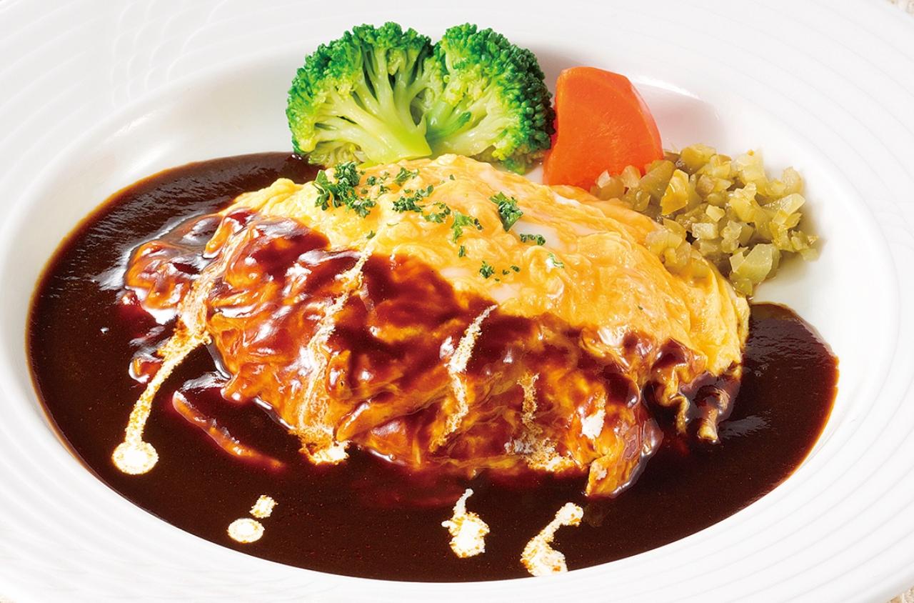 画像: <商品名>とろとろ卵のハンバーグ※ <価 格>1,120円(税込1,210円) <商品説明>オリーブハウス一押しの、ジューシーなビーフ100%のハンバーグに、とろとろ卵をのせました。肉の旨みがたっぷりのデミグラスソースでお召し上がりください。
