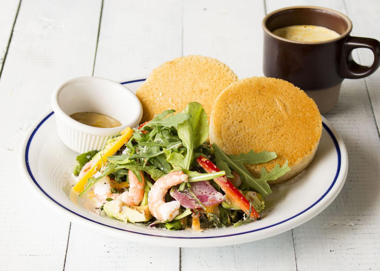 画像: 小海老とルッコラのサラダパンケーキ