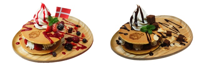 画像: ▽ラスムスの大好物のパンケーキ　2種(各税込780円) ＊(左)「ミックス ベリー アンド ソフトクリーム パンケーキ」 (右)「チョコレートナッツ アンド ソフトクリーム パンケーキ」