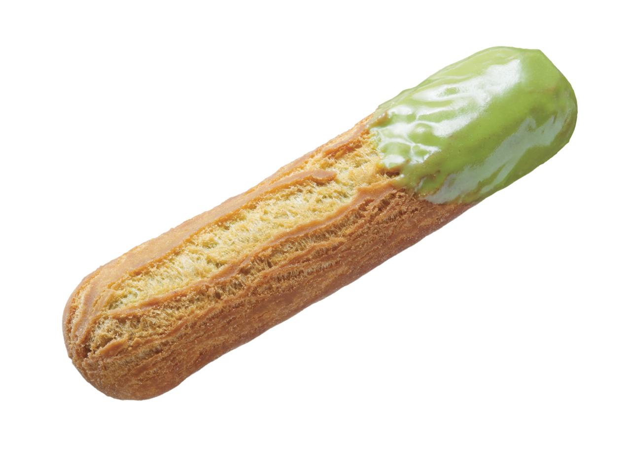 画像: ●抹茶黒みつスティック（140円） 黒みつペーストを、抹茶を練り込んだ外はさっくり、中はふんわりとしたケーキ生地で包み、抹茶コーティングでデコレーションしました