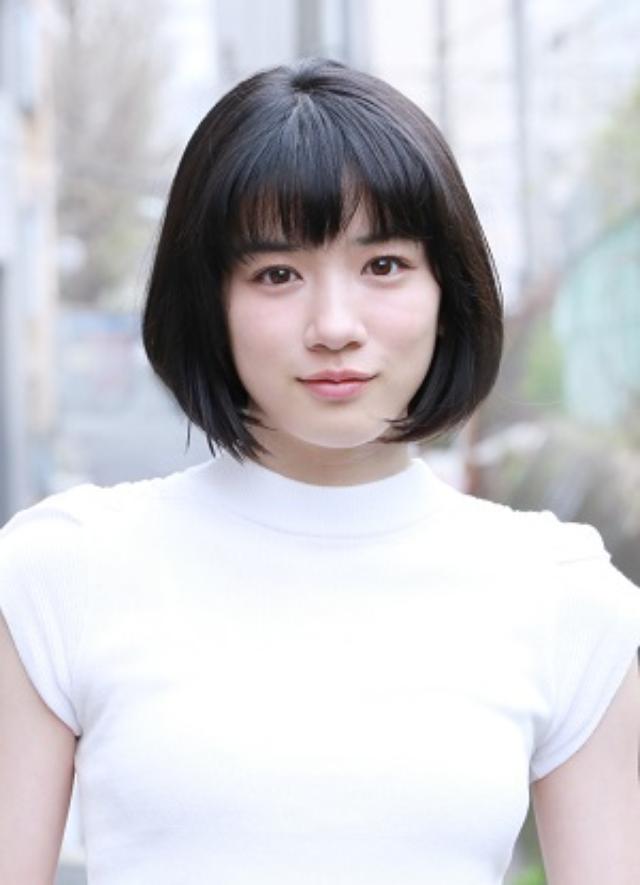 画像: ■永野芽郁さんプロフィール 2013年から雑誌『nicola』の専属モデルとして活躍し、2016年6月号をもって卒業。女優としては映画『俺物語!!』のヒロインに抜擢されたことで話題を集め、その後も多数のドラマ&映画に出演。現在「カルピスウォーター」の新イメージキャラクターとしてCM出演中のほか、2017年公開の映画『ピーチガール』に出演が決まっている。