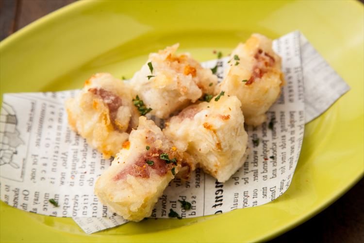 画像: ■カマンベールチーズと生ハムのフリット790円