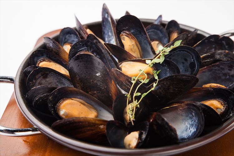 画像: ■ムール貝のシードル蒸し　レギュラー1,380円、ラージ1,800円