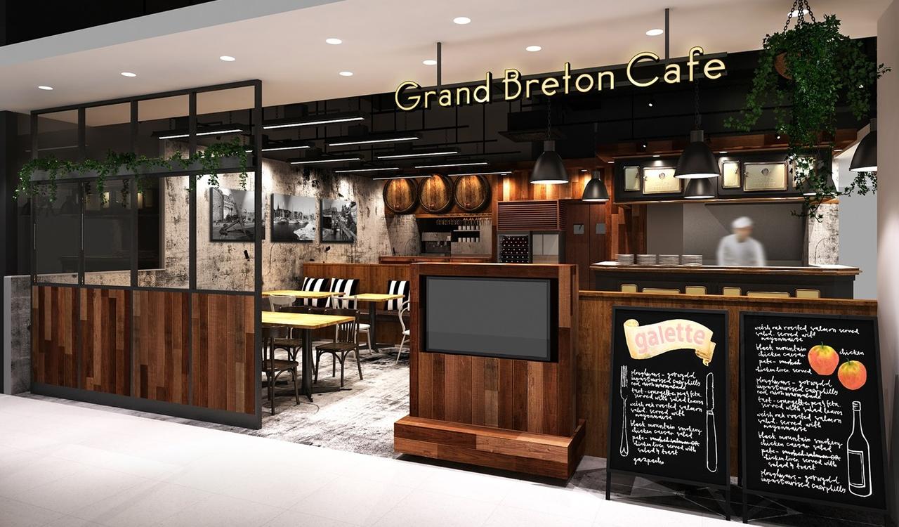 画像: ランチタイムからカフェタイム、ディナータイムまでご利用いただきやすいクラシカルな雰囲気とモダンで開放感に富んだ雰囲気を併せ持つ店内です。 スケルトンの天井には、クラフト感を彷彿とさせる特注の照明器具を吊り下げ、伝統と機能美を融合させた落ち着きのある空間に仕上げています。