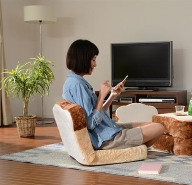 画像1: 「ふかふかの食パンに座りたい」という人類の夢が実現!
