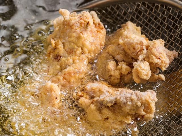 画像: ▲名物!自家仕込みの逸品 鶏から揚げ