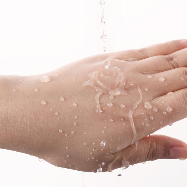 画像2: オーガニックなのに汗水に強く、SPF50+ PA++++! 紫外線の強い、沖縄で育った「月桃」の日焼け止め!