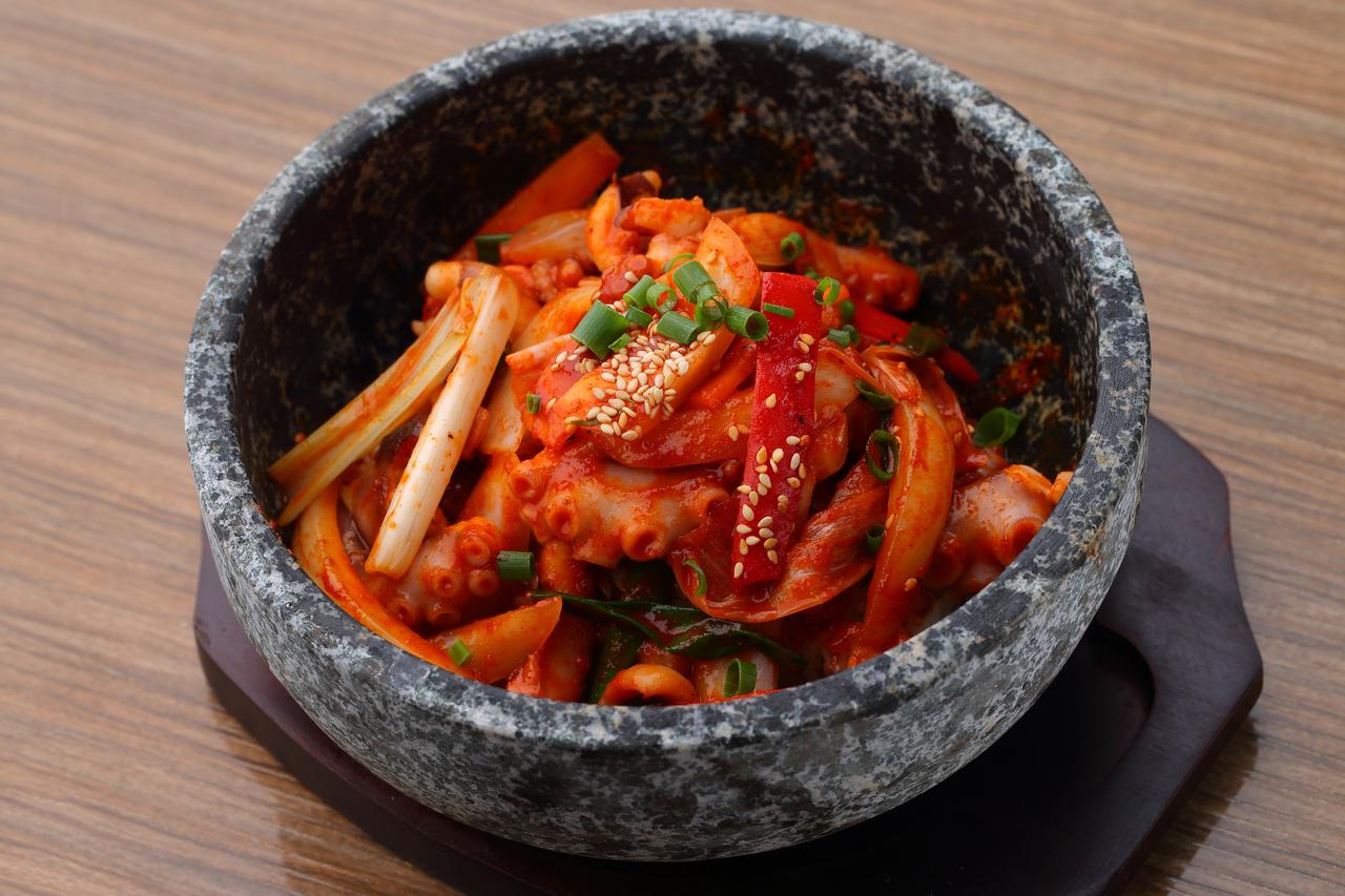 画像: 新メニュー タコ石焼ビビンバ