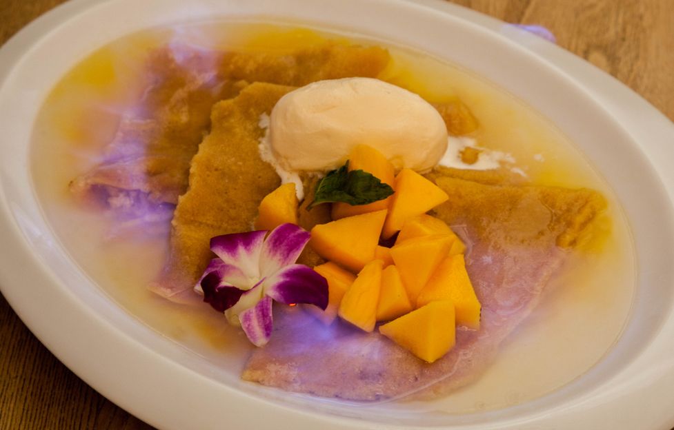 画像2: "完熟沖縄マンゴー"がたっぷりの季節のデザートはいかが?