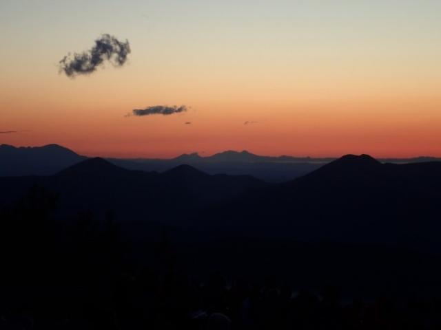 画像: 雲海とお月見を楽しめる夕方から夜にかけての特別体験