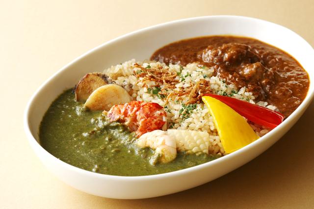 画像: ●『スーパー2色カレー スパイシー』 ¥3,500 一度に2つの辛口タイ風カレーが楽しめる、お得感満載のカレー。じっくり煮込んだ牛ほほ肉が、口の中でほろほろと溶けるレッドカレーに、海の高級素材であるオマール海老や鮑、平貝、イカなどのシーフードを贅沢に使ったグリーンカレー。味わいだけでなく、牛肉もシーフードも両方楽しめる贅沢なカレーです。ライスはJシリアル、白米から選べます。