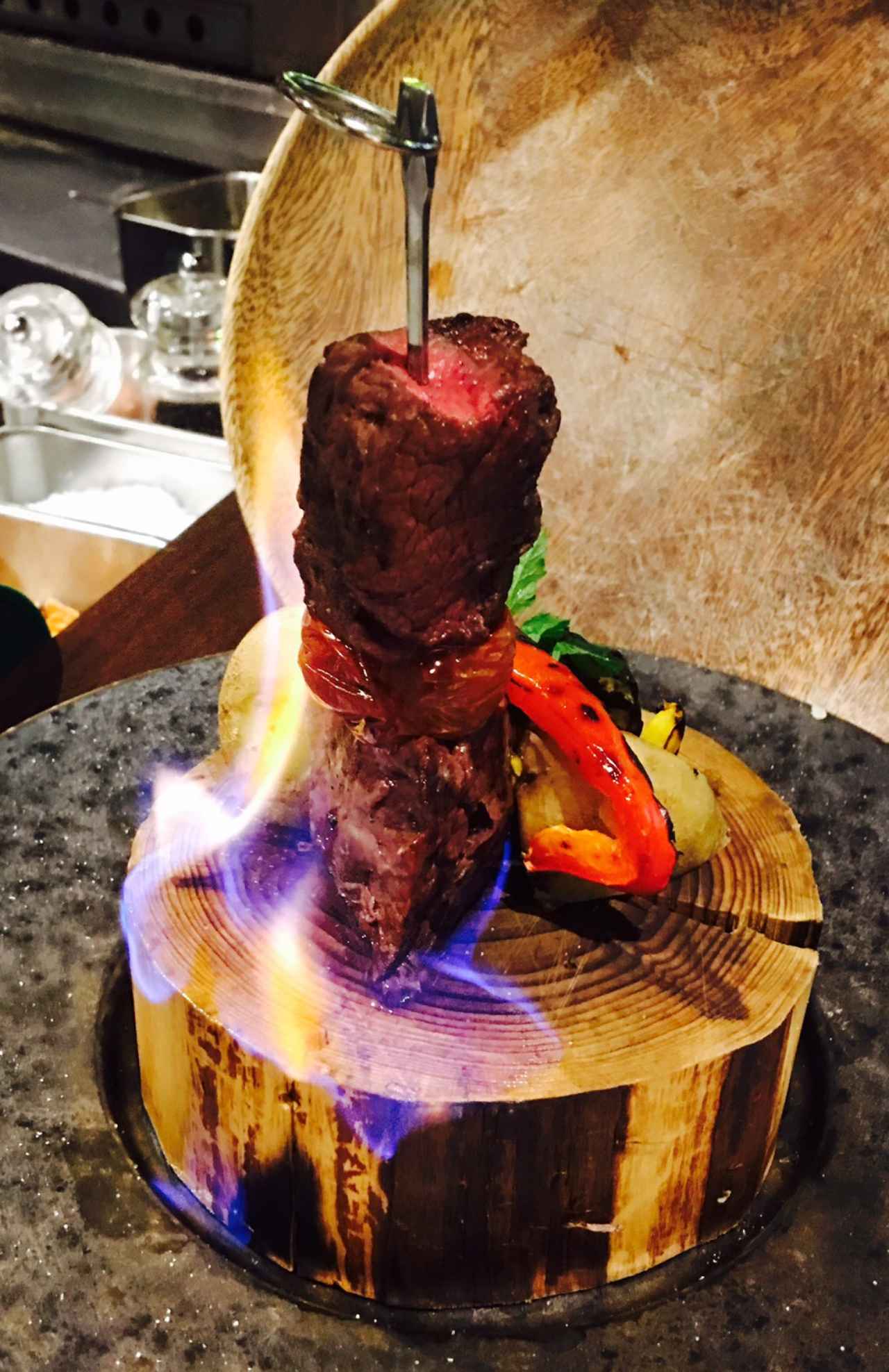 画像: ◎ブラックアンガス牛 サーロインマデラソース 1,300円(税込) ポルトガル マディラ島のお酒「マデラワイン」を使ったお肉の高級ソース。 薪香る、お肉との新しい出会いをお楽しみください。