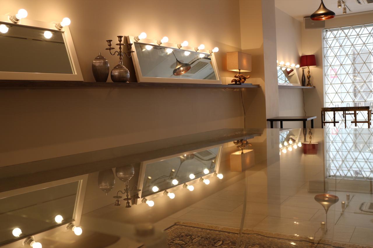 画像: オリジナルネイルサービスや猫舌アイスも提供